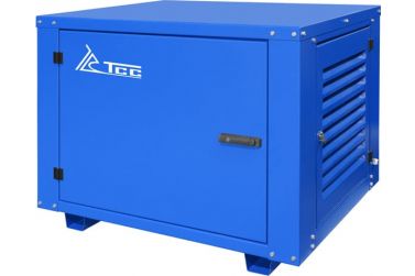 Бензиновый генератор ТСС SGG 7000Ei в капоте